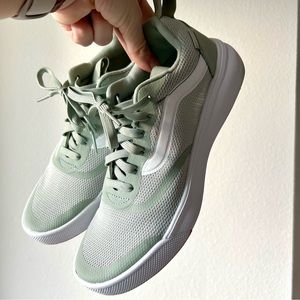 Vans Women’s UltraRange Rapidweld Shoes